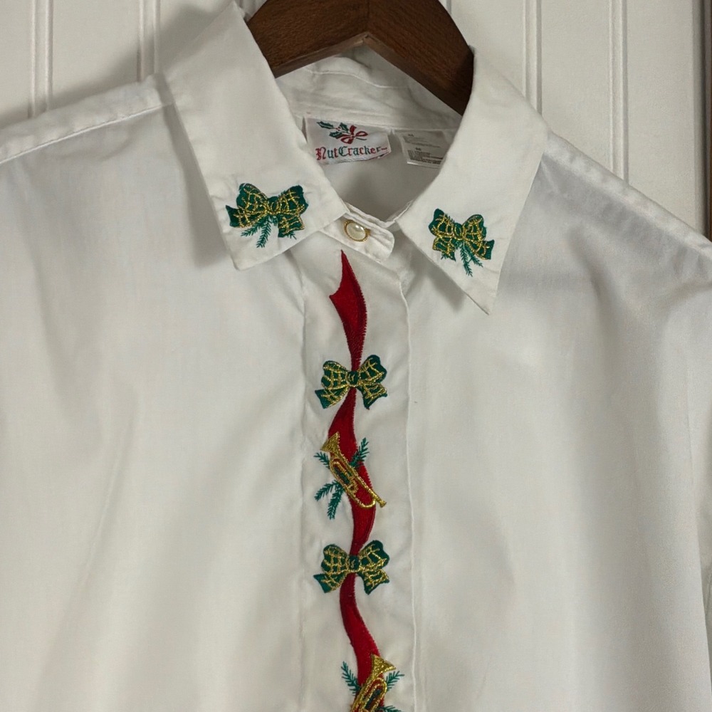 Nutcracker Blouse Womens Medium White Excellent Vintage 1990 Holiday Embroidered